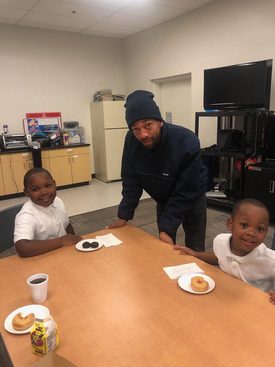 LangdonDC's tweet photo. #LangdonDC goes #DonutsforDad! Today we had our 1st annual Donuts for Dad sponsored by our Fatherhood Committee. https://t.co/9h9gpA4Dn5