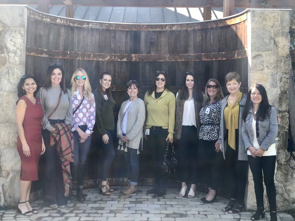 Flwildcat78's tweet image. Fun lunch with our friends at Moone-Tsai #SKSNapaEDC #SKSappliances #NAHB #Pieratts