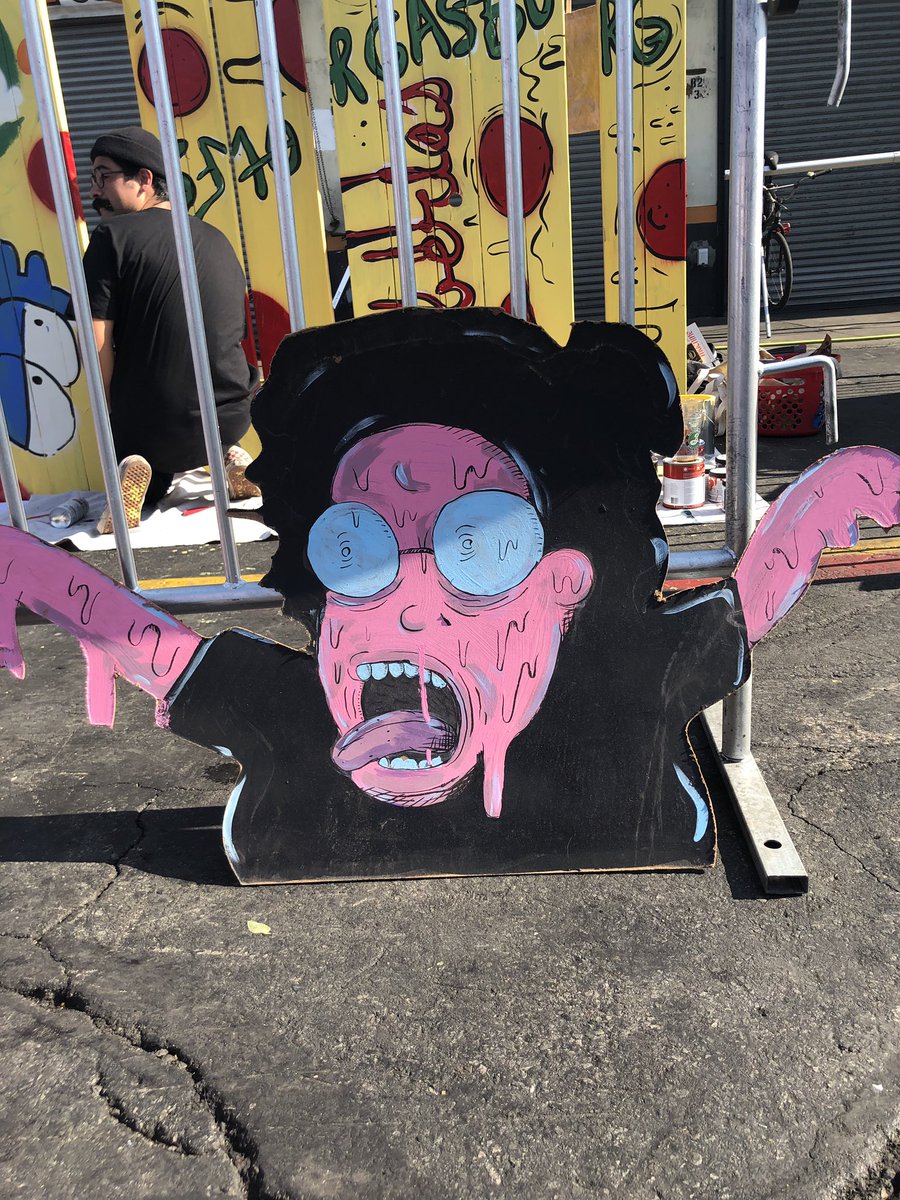 arianna_galaviz's tweet photo. Amazing Art from an artist who I unfortunately couldn’t get a name from 🎨 🖼 #PictureSound #PopUpNewsRoom #Com105 https://t.co/VjWqsW0CNE