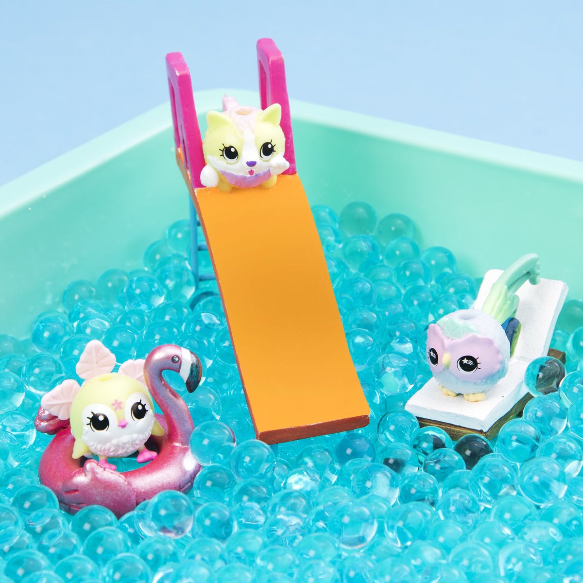 A weekend activity that you’ll keep wanting to come back to! 🖐😍️ Making your own Orbeez sensory bin is easy! #DIYFriday