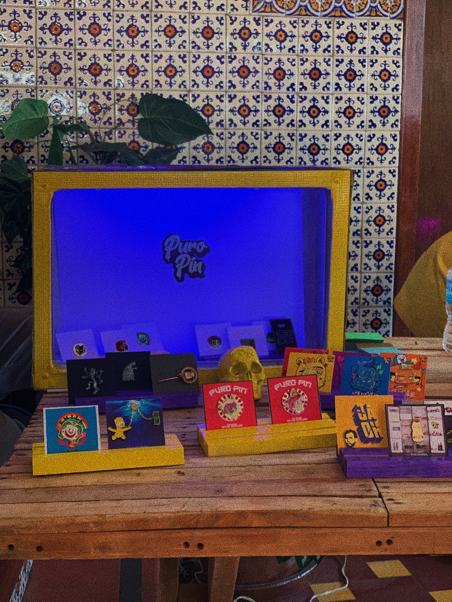 CutOutFest's tweet photo. ¡#puropin NOS HIZO UN PIN!
¿Ya vieron todas sus increíbles creaciones revolucionarias? 💥📀👥
#OnceAñosReinvención https://t.co/n30IDneYd3