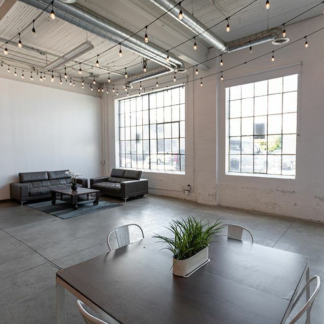 Large loft style windows featured in Studio 1!
———————————————— #toronto #torontophoto #torontostudio #torontostudios #torontoinfluencer #torontobloggers #photography #photographystudio #videocreator #torontovideographer #torontophotographer #torontocrea… instagram.com/p/B451rKcjMnP/