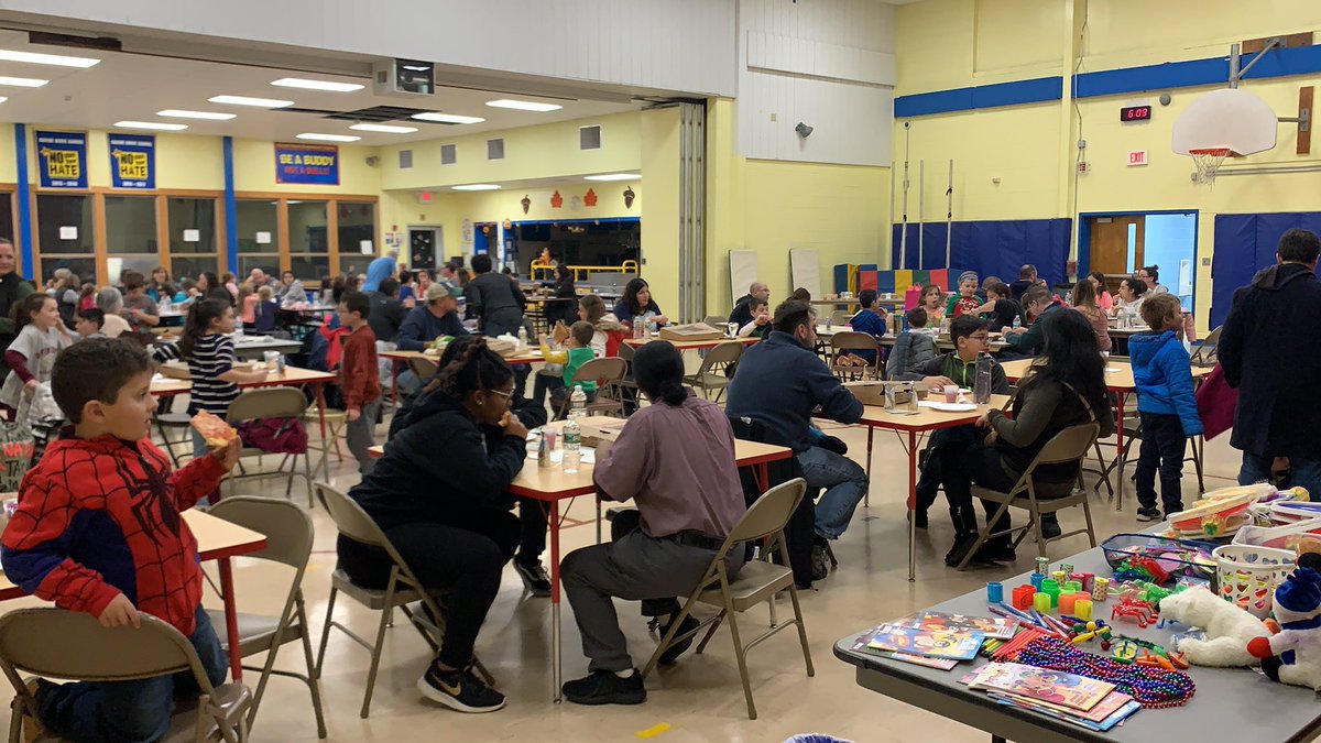 Ms_Burlew's tweet photo. Time for some pizza bingo! https://t.co/95GV14KDlf
