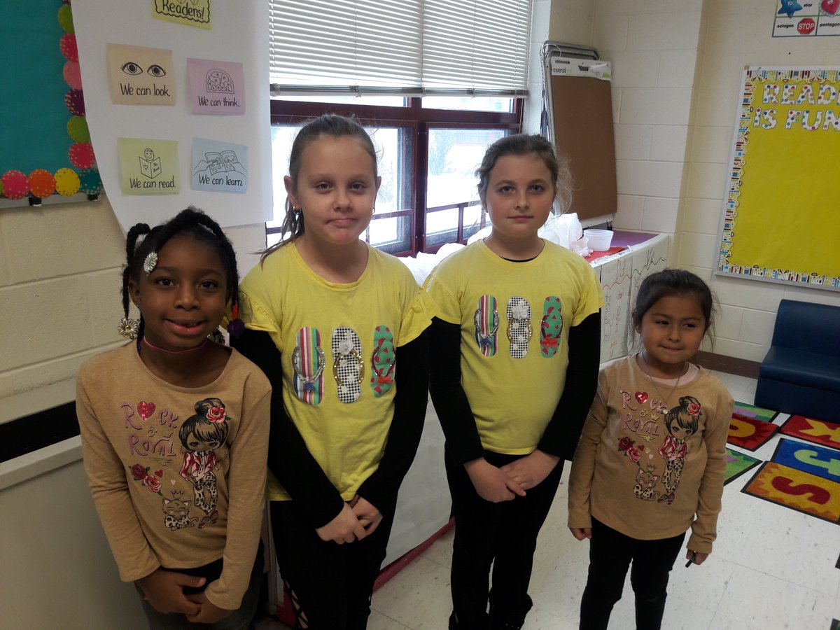 MrsGibson5th's tweet photo. Buddy twinsies!! #d109pride #adventuresofabulldog https://t.co/Thn9w3wtuN