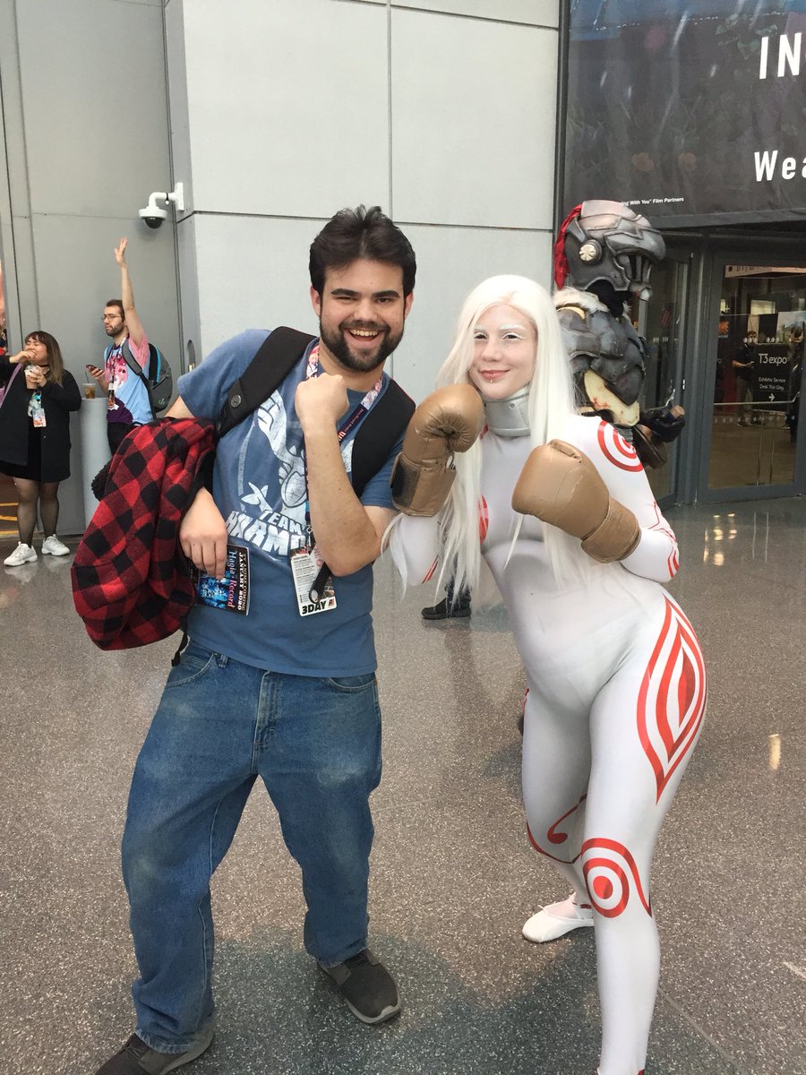 zackrockmacher's tweet image. With @cassiecatnip at anime NYC. God she’s awesome 😎