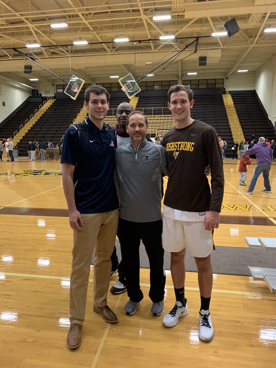 rockyriverbbk's tweet photo. Great seeing these guys tonight.  I am definitely not tall but I don’t remember ⁦@dsandsbsbl⁩ being that short.  #HowOldIsHe ⁦@lukecoyne33⁩ ⁦@OliverCling⁩ https://t.co/ht3MdlIDAy