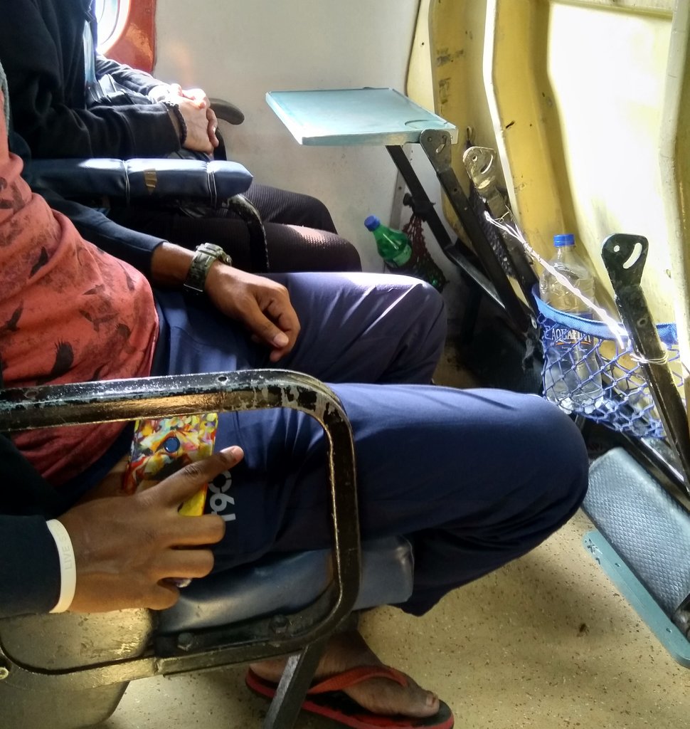 MAGESHCHANDER's tweet photo. Worst seat condition in Train #22430 amirstar Delhi express Ac sitter coach #IndianRailways @RailMinIndia @PiyushGoyalOffc https://t.co/QGrQ7eFzW1