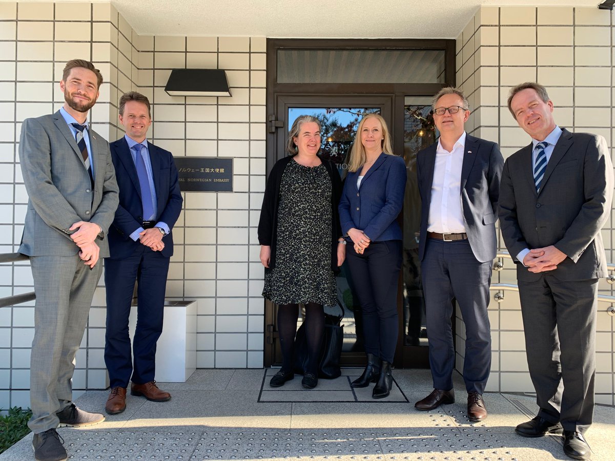 Team Norway Tokyo meeting the CEO of the Norwegian Seafood Council, Renate Larsen - good discussion of future plans in Japan! <a href="/NorwayinJapan/">ノルウェー大使館</a> <a href="/InnovasjonNorge/">Innovasjon Norge</a> @Seafood_Norway