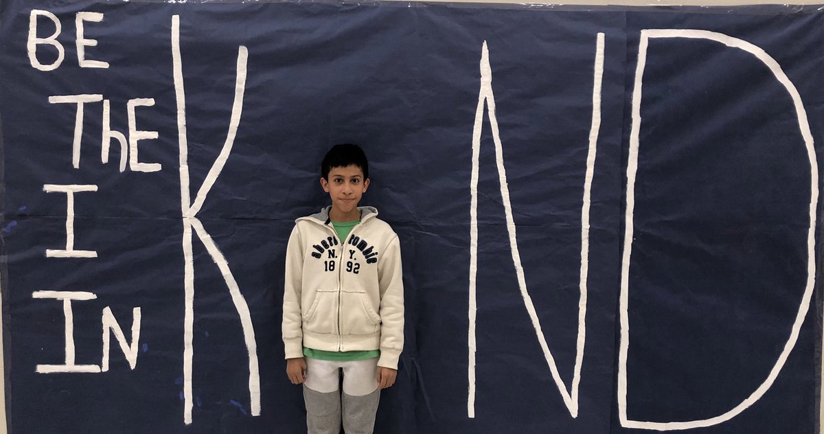 CouncilCms's tweet photo. ❤️Kindness Week❤️ CMS students being the I in kind. #kindnessweek  #stuco #Just4Kids @CMS_IAMCMS https://t.co/rR0inJVqZp