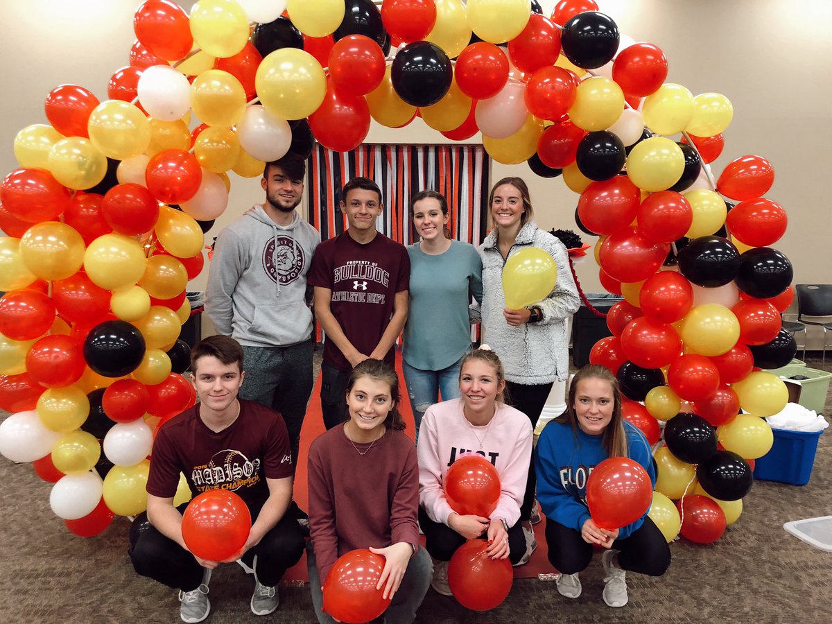 Madison_SDFBLA's tweet photo. Here’s a little sneak peek of FBLA’s formal decorating today! You can still buy tickets at the door for $20 a person! (Formal is tomorrow, November 16th, 8pm-12am) https://t.co/ycmImPjWuV