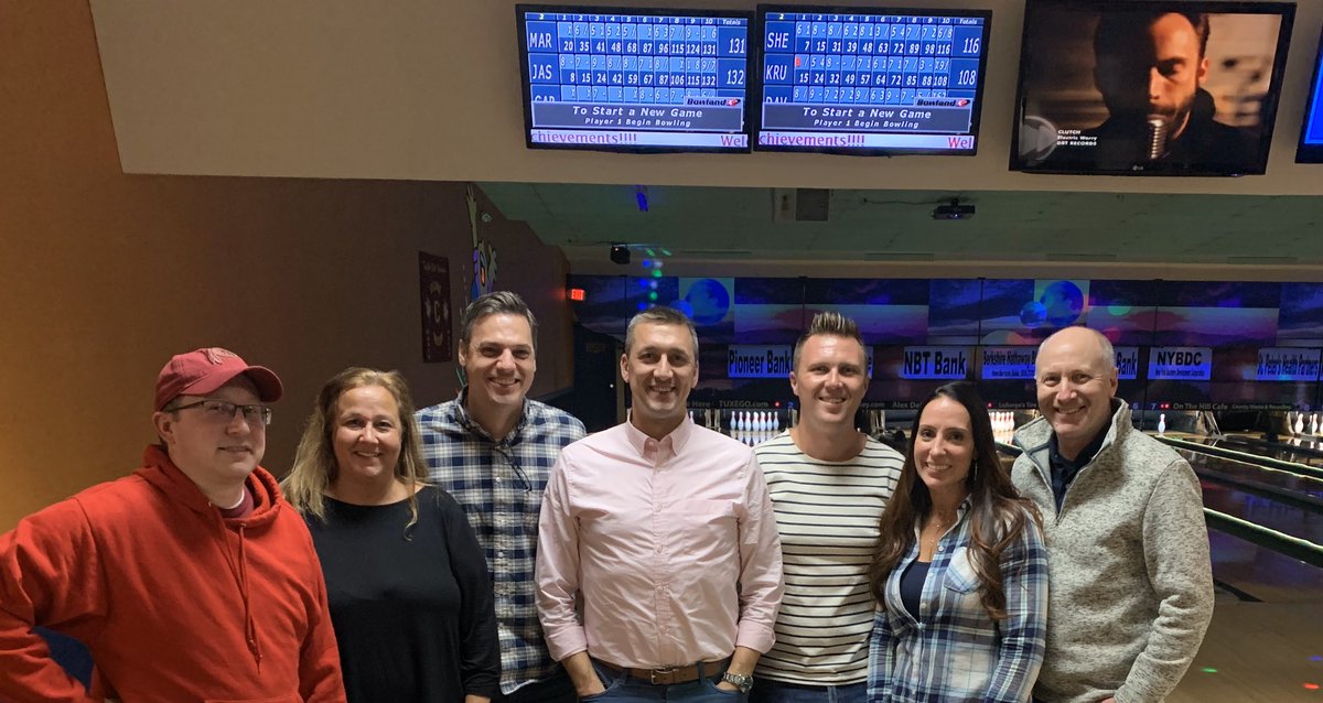 CBREAlbany's tweet photo. A good time supporting Junior Achievement tonight #teamcbre https://t.co/0Y9K7V2cBS