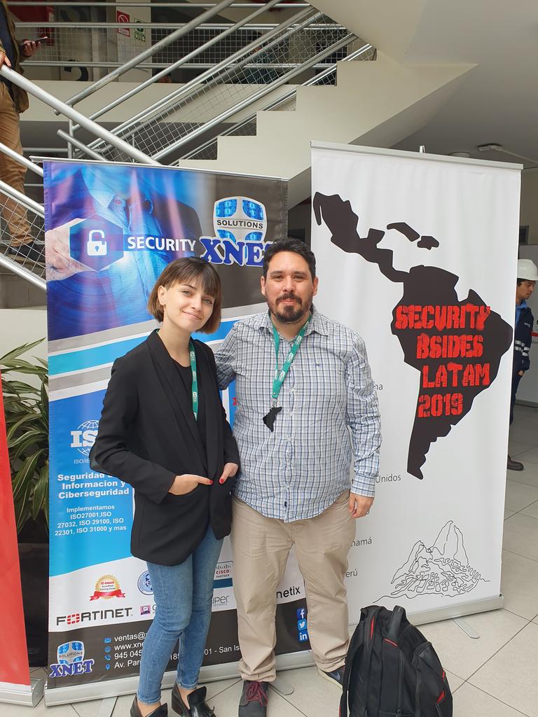 Raybar18's tweet photo. Con @AiluCastellucci en la @bsideslatam2019 ❕Que lindo estos encuentros, que lindo es ser Comunidad alrededor del mundo❕#ChicasEnSec #Comunidad #bsideslatam #bsideslatam2019 https://t.co/0fA6Qj0R57