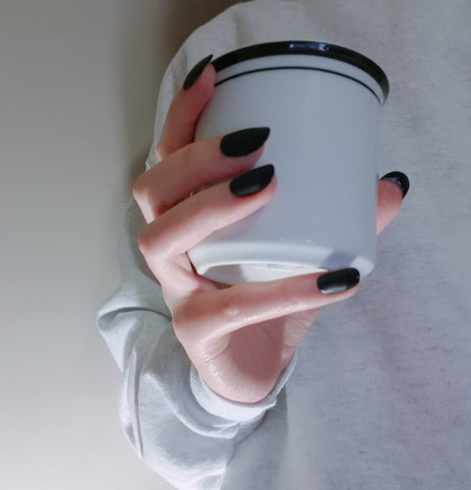 Request_hand's tweet photo. [찻잔 쥔 손3]

리퀘주신 엣지손이 이게 맞는지 모르겠습니다ㅠㅠ https://t.co/DARisY8zv5