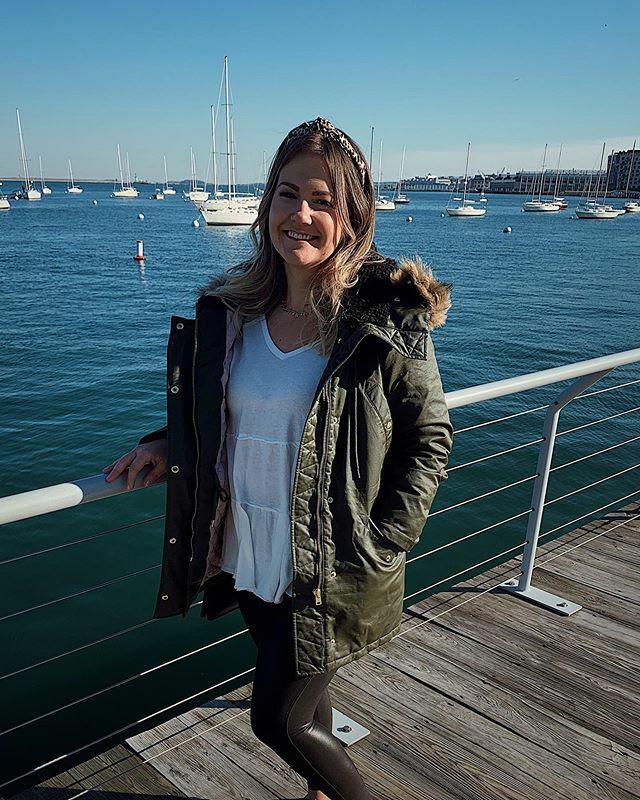 StacyKlamet's tweet photo. Enjoying some wicked good views of the Boston Habahhhh!⛵️ •
•
•
•
•
•
#bostonharbor #bostonharborwalk #hereforthelobsterrolls #bostoninthefall #BOS #eastcoastbeastcoast #happyday #flightattendantlife #bostonaccent #allsmiles #asmileisthebestacces… https://t.co/E1D5vtuUKd https://t.co/i1i7LJ5744
