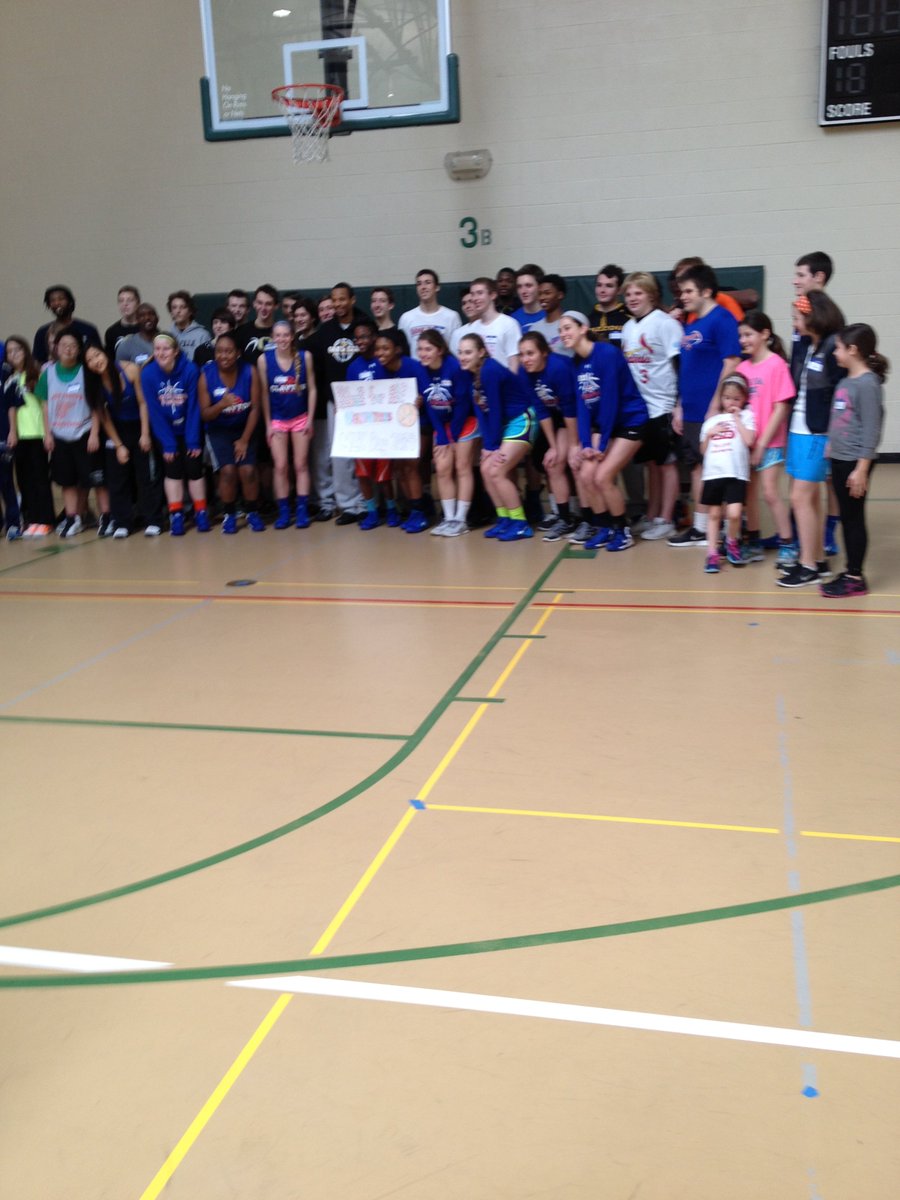 volunTEENnation's tweet photo. We promote inclusion by hosting free Sports-4-ALL clinics for youth on the #autismspectrum led by teen volunteers from @FergFlorSchools,@HazelwoodSD,@RosatiKain @ParkwaySchools, @VianneyGriffins Thanks @MakersofGood for the❤️Heartwarming Project Grant #Stand4Good #HWPActionGrant https://t.co/d6Ox06fPE0