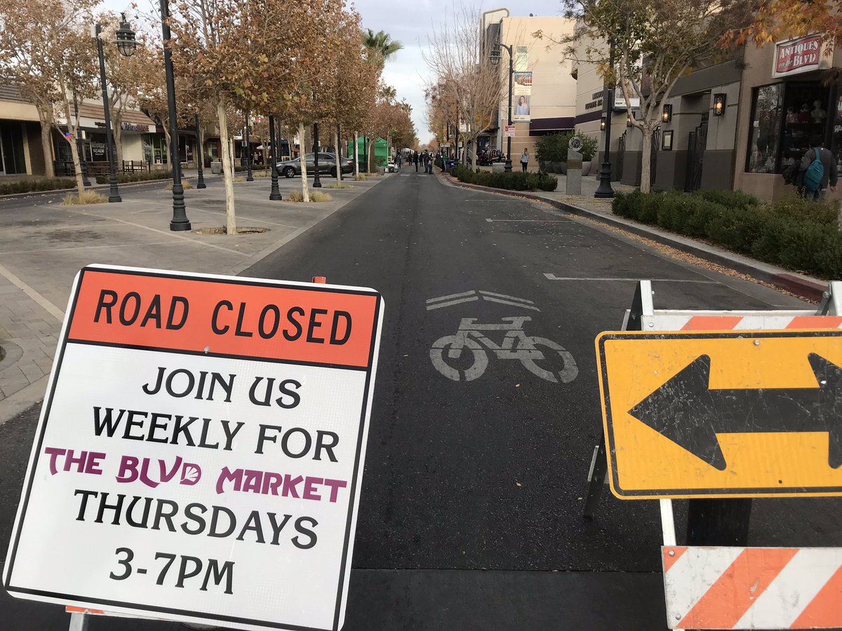 JacobPleasantOX's tweet photo. Entrance to the Farmers Market. #FarmersMarket #comm105 #AVC https://t.co/HsFgGVEhAO