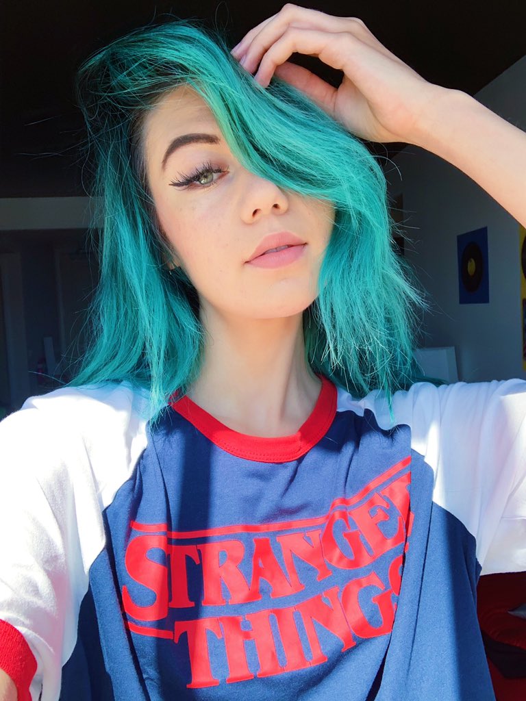 jessiepaege tweet picture