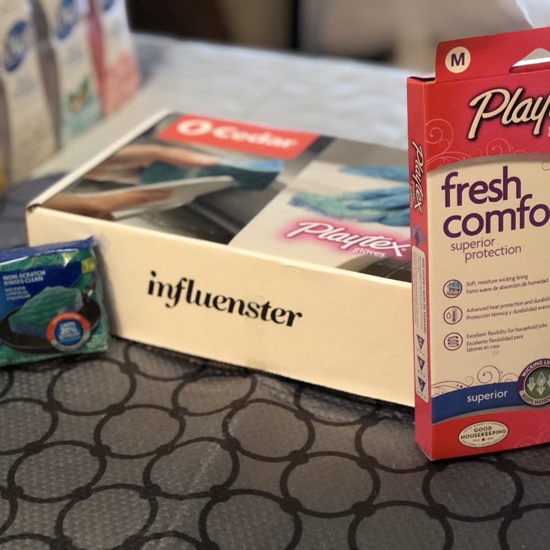 bri808's tweet photo. Got to try these babies out and love them! Love the free product to test out from@Influenster @ocedarclean #complimentary #InfluensterScrubdown #OCedarScrubdown https://t.co/xx0il6PxDb