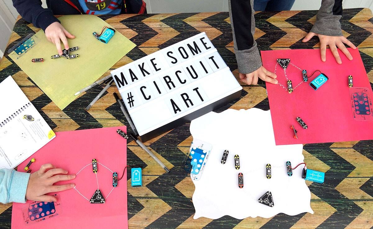 CircuitScribe's tweet photo. Our #circuit kits are a fun way to mix electronics and art, merely adding lights directly to a painting or drawing, allowing for a ton of fun projects. 

What #crafts are you getting into? https://t.co/z6XtHNY4Qm