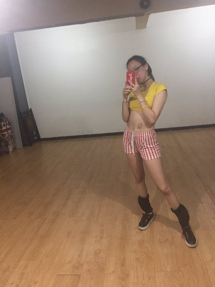 frapasada's tweet photo. ir a bailar de pijama: https://t.co/pmYQF5mdXZ