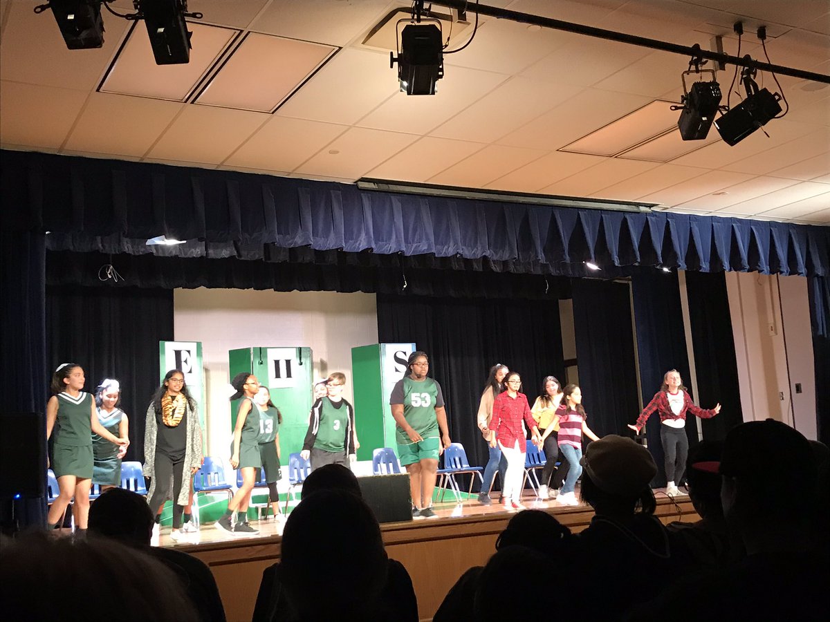 MsSolorzano4's tweet photo. High school musical LIVE! #RomerosRegulators #jagsbreakthrough https://t.co/mCEZSBlKHE