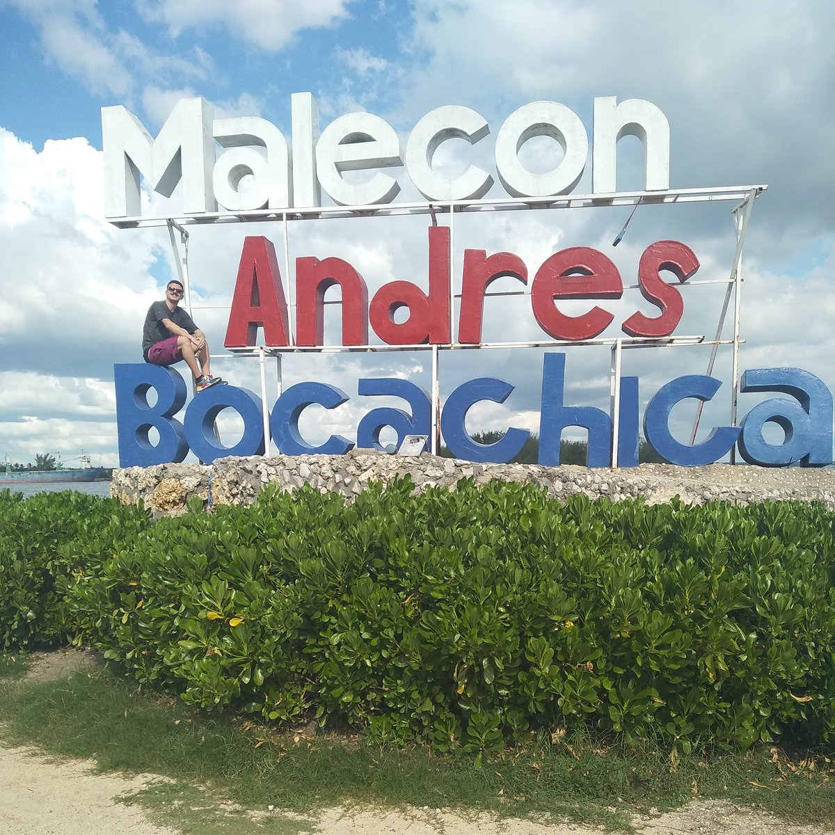 Malecón Andres Boca Chica 🏝️📷
R E P U B L I C A   D O M I N I C A N A 🇩🇴
.
.
#playasanandres #maleconandresbocachica #bocachica #mar #isla #ocean #beach #republicadomenicana #escrita #parador #instaphoto #fotorecuerdo #photooftheday #elhermanodelgordo #elgringocolombiano