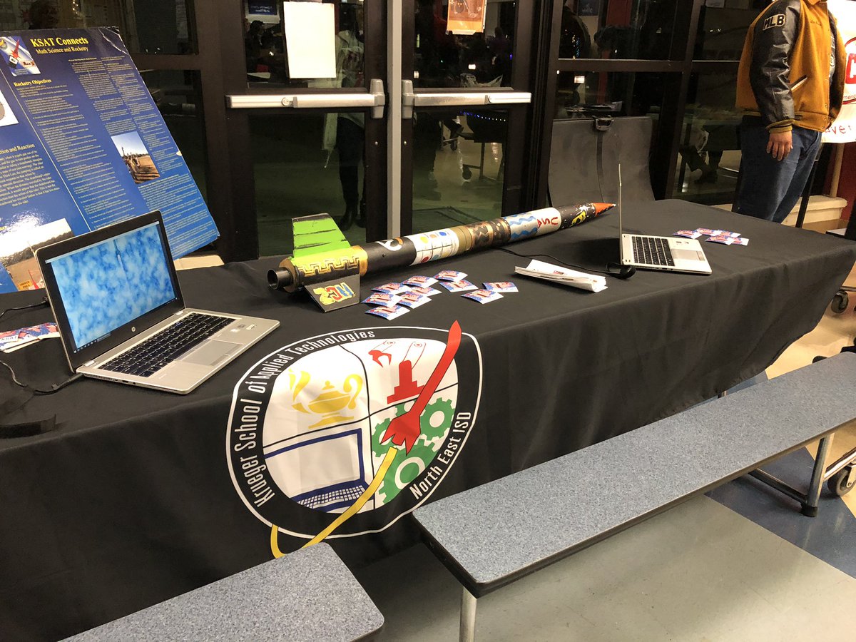 MrsFemmel's tweet photo. KSAT’s SL team teaching kids how to make straw rockets! This is so fun! #RootEdKSAT @6_ksat @SWatsonKSAT @WeTeachKSAT_CTE @ksatsbest @mguerr_ksat6 @PRINCIPALRUBIO @ksatsbest https://t.co/RlIFR61fMt