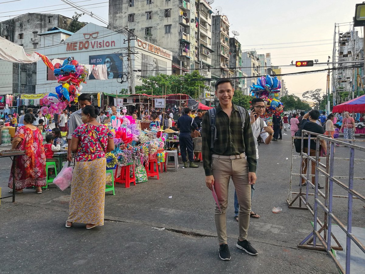 ericyoung2034mm's tweet photo. လမ္းမေတာ္ပြဲေစ်း ေရာက္ခဲ့တယ္ဆိုတဲ့ အစ္ကို
လမ်းမတ���ာ်ပွဲဈေး ရောက်ခဲ့တယ်ဆိုတဲ့ အစ်ကို https://t.co/R2CWo3zzdo