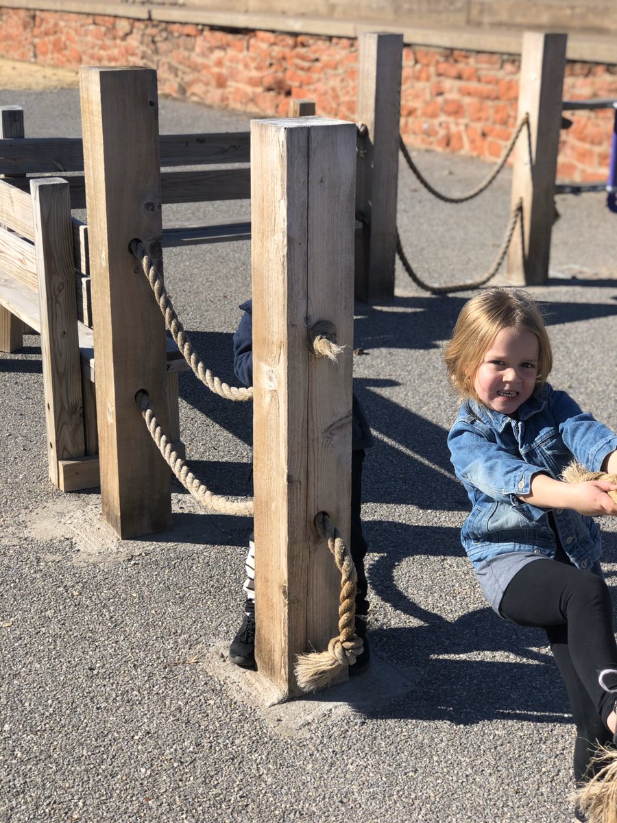 HopeRennels's tweet photo. We were loving the weather today! ☀️☀️☀️#nes123 #cpsreds #rennelsprektribe https://t.co/toh4VK5lS3