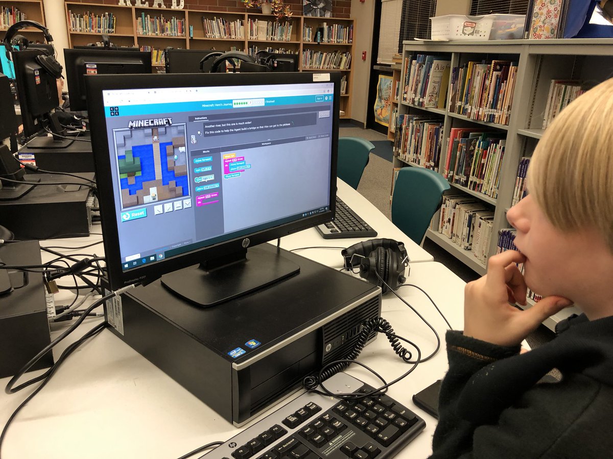 HeathAngelbeck's tweet image. Salmon Creek Steam night!  Awe yea.  @FeltzCarla thanks for helping make this happen. #huskylearning #vpsamazing