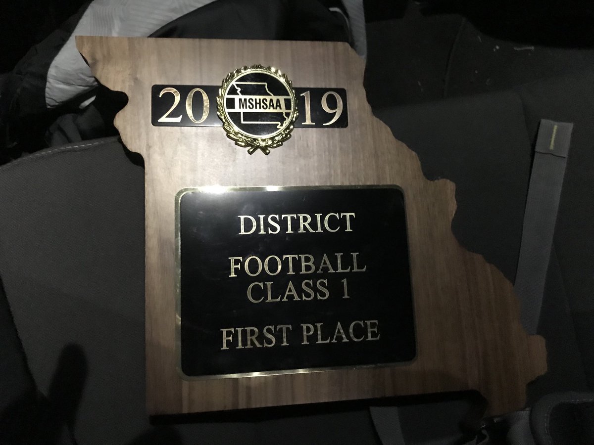 SCHSBulldogFB's tweet photo. Awesome effort by our kids tonight resulting in a 35-20 win &amp; a district title! So grateful to keep practicing with these young men! #BrickByBrick https://t.co/DX7pDv7i8n