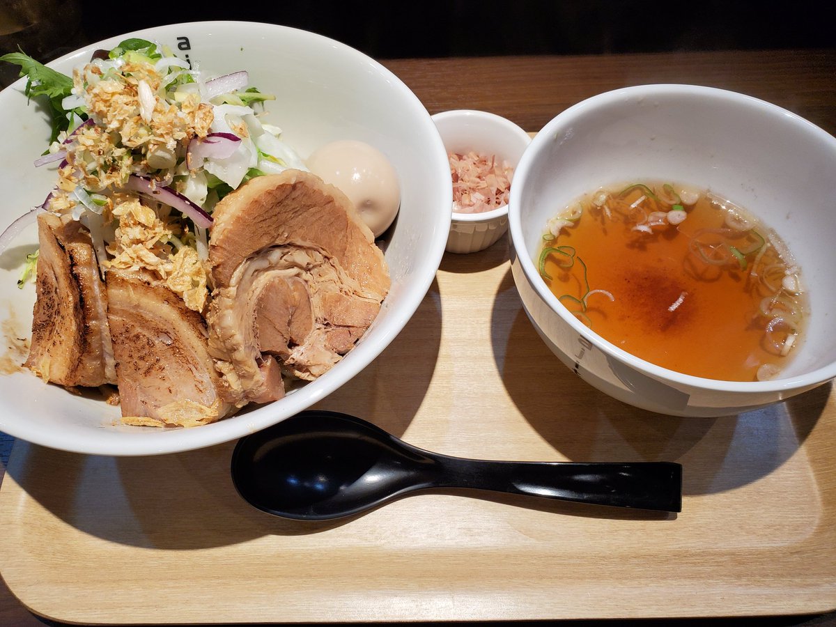 omochi4028's tweet photo. 本日のお昼ご飯は、『まぜそば専門店シン・アジト』限定メニュー(⌒0⌒)/~~
このあとは、西日暮里に移動して、舞台『JulietS~ジュリエットの放課後』観劇(^○^)
#JulietS
#ジュリエット達の放課後 https://t.co/X1tOfDq6fQ