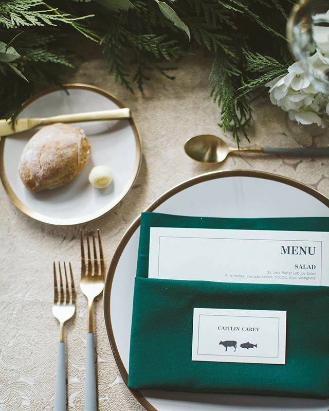 WhitneyMWerts's tweet photo. Daydreaming about holiday place settings and cozy dinner parties 🎉
.
Planning + design by Whitney
Photography @yasminkhajaviphotography
Floral @swoon_floraldesign
Videography @wearemovingpictures
Venue @leftbankannex
Catering @chefstablecateringpdx
D… https://t.co/PYMdLnQ8I3 https://t.co/s3BTfTm7ux