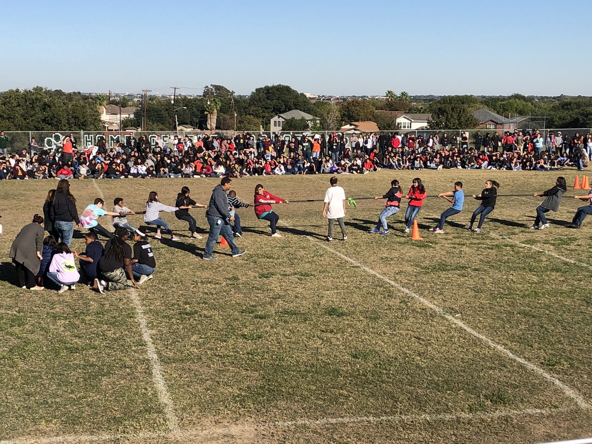 MrsTamiNeal's tweet image. So many exciting things happened today... where to start?! First- awesome pep rally on a beautiful day! #JordanMSLegends #RomerosRegulators