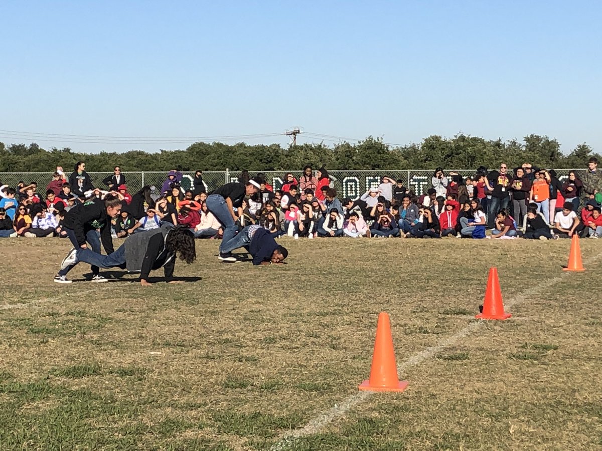 MrsTamiNeal's tweet image. So many exciting things happened today... where to start?! First- awesome pep rally on a beautiful day! #JordanMSLegends #RomerosRegulators