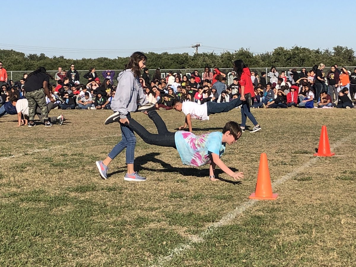 MrsTamiNeal's tweet image. So many exciting things happened today... where to start?! First- awesome pep rally on a beautiful day! #JordanMSLegends #RomerosRegulators