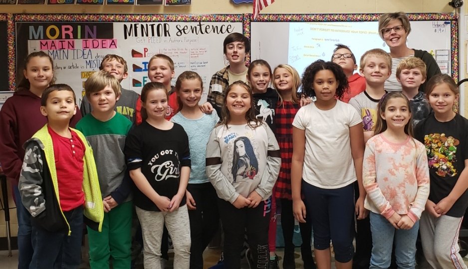 JennyEaster1's tweet photo. Donald Markel joined our classroom today as part of the high school volunteer program. He ran errands, took down a bulletin board, searched for new books, sharpened pencils, and worked one on one with students on their writing pieces.I could get used to this! @PowElem @PowhatanHS https://t.co/KibYSBrkWt