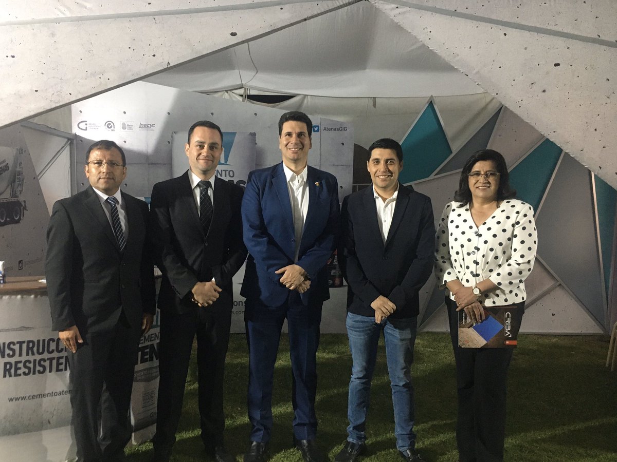 ¡Con tu fuerza levantamos un mejor #Ecuador!💪🏼 La #CalidadAtenas presente en la primera edición del Outlet del Constructor. 🏗<a href="/camaraconscue/">Cámara Construcción Cuenca</a> <a href="/CAEAZUAY/">CAE AZUAY</a> su confianza es lo más importante
