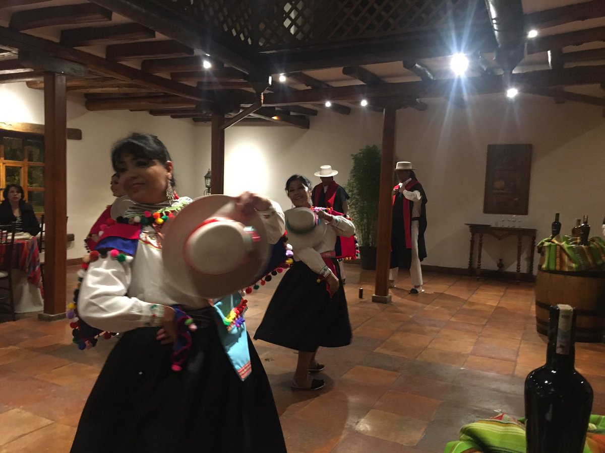 SENPEAzuay's tweet photo. Noche Cuencana! #SENPECuenca2019 https://t.co/BNYKYs8Yia