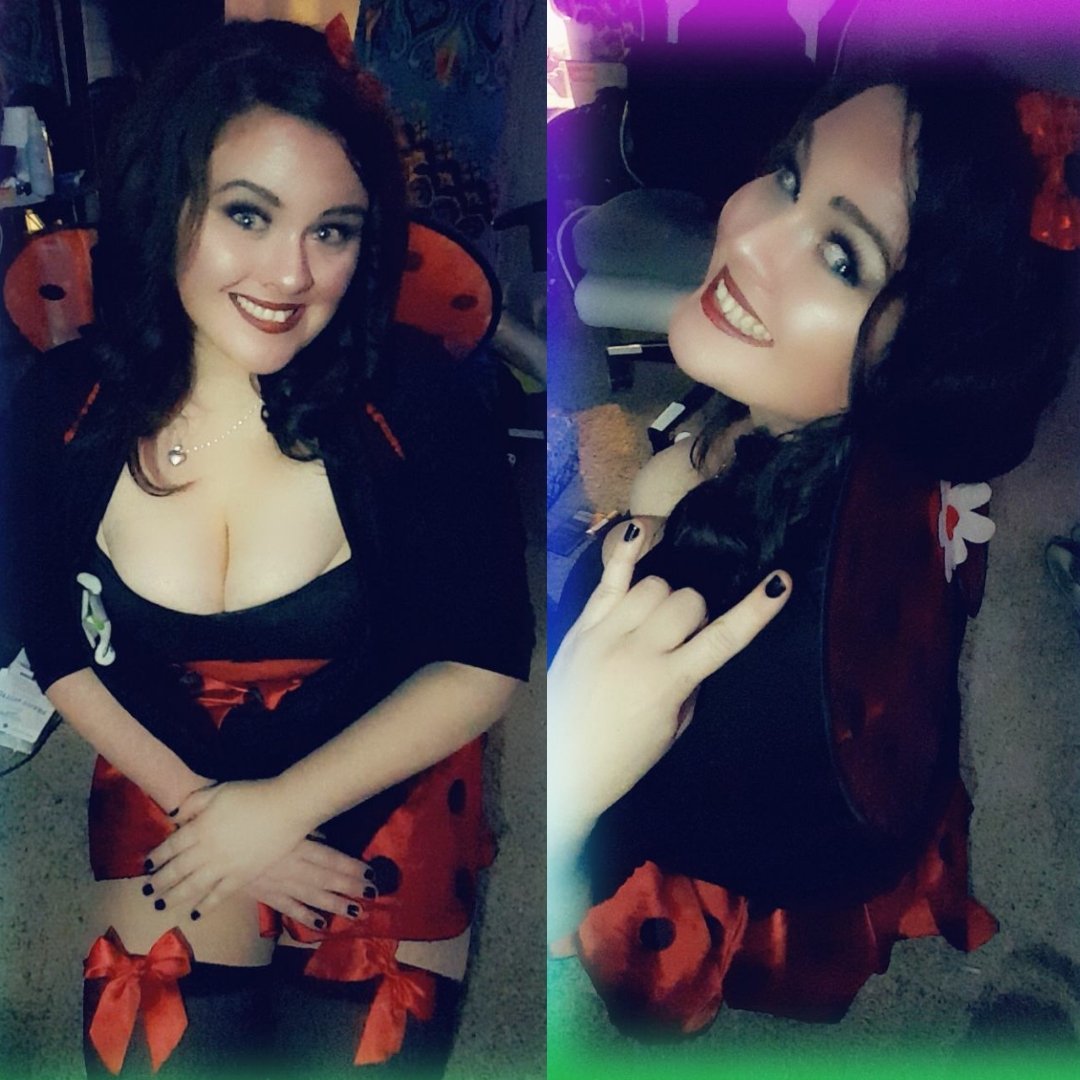 MsBubbles1_'s tweet photo. Totally forgot to post these pics from Halloween because I have been so busy! Better late than never! Lol #HalloweenWithBubs🎃 #BubbleItUp💕 #halloweencostume #halloween #yay https://t.co/5cYAPODk3F