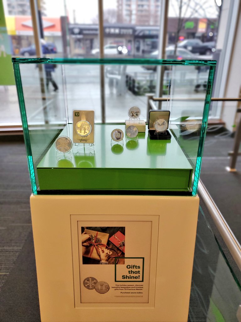 Discover beautiful keepsakes and timeless gifts from TD Precious Metals <a href="/TD_Canada/">TD (Canada)</a> Station Square Metrotown branch in Burnaby! #Burnaby #HolidayGift <a href="/AndyCribb_TD/">Andy Cribb</a>