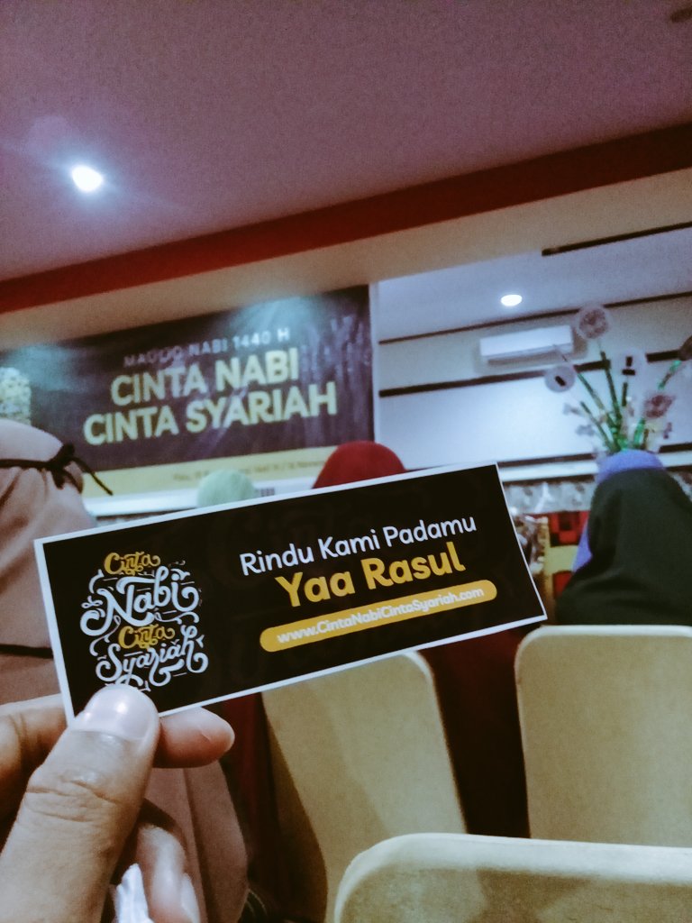 Benefik2's tweet photo. Cinta itu ketika hatimu,lebih condong  pada syariatnya, dn bukti dri cinta itu ketika kamu menerima,mengikuti dan menerapkan apa yang dibawah oleh Rasul.
#CintaNabiCintaSyariah 
#CintaNabiCintaSyariah https://t.co/9o45fDhLco