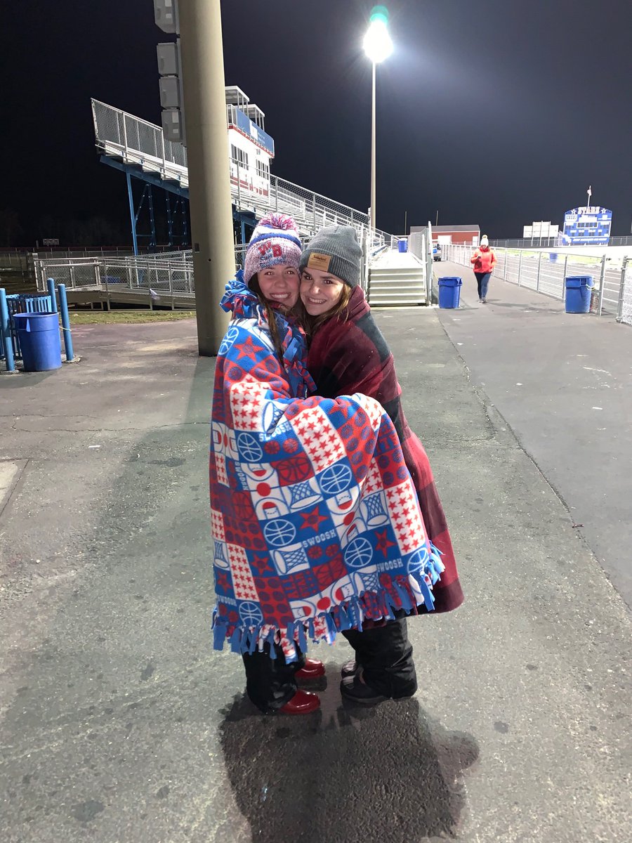 Hillary_Reed04's tweet photo. Global warming never felt so real...bundled up and bundled down. #weboscience @KrausSyd https://t.co/J6xABvVj7S