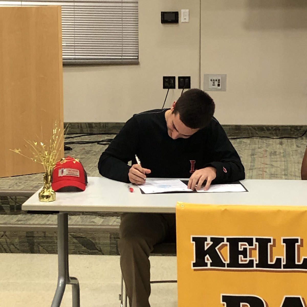 pjharnn's tweet photo. It’s official 🖋⚾️  @LynchburgBaseBl https://t.co/TXWgphZASe