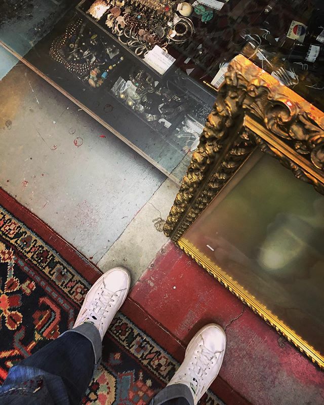lslindell's tweet photo. #ihavethisthingwithconsignmentstores https://t.co/VfGIHYuZHT https://t.co/OHdRiqsQIF