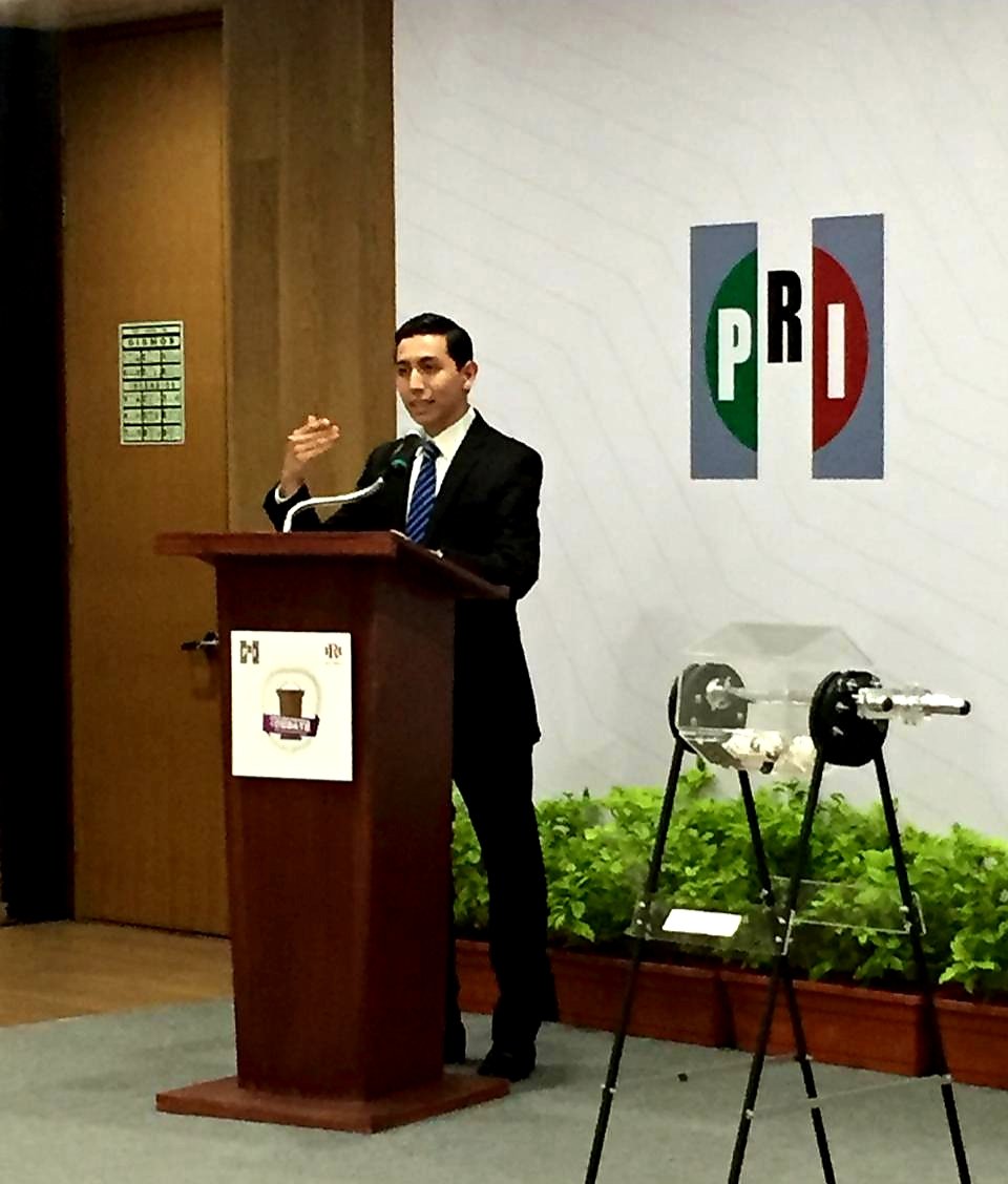 IRHCDMX's tweet photo. Nuestro más sincero reconocimiento a nuestro participante por parte del @IRHCDMX @Erick_A_G por haber obtenido el 6to lugar en el #ConcursoNacionalDeDebate "José Luis Lamadrid Sauza". Sin duda un gran joven lleno de talento y sobre todo ganas de seguir luchando por sus ideales. https://t.co/fQxQ69GZQn
