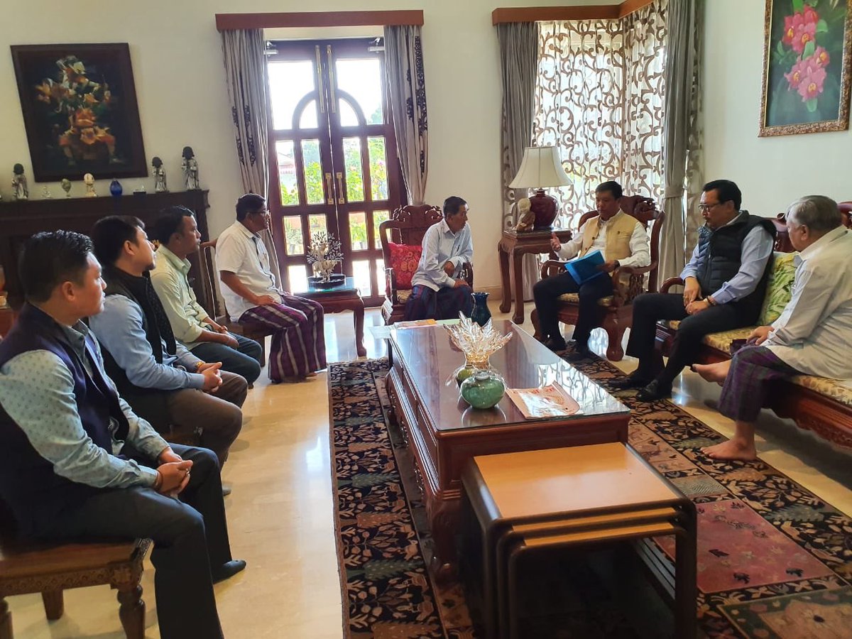 Call on by members of #TaiKhamti #Singpho Council and Tai Khamti Development Society at #Namsai today. @ChownaMeinBJP