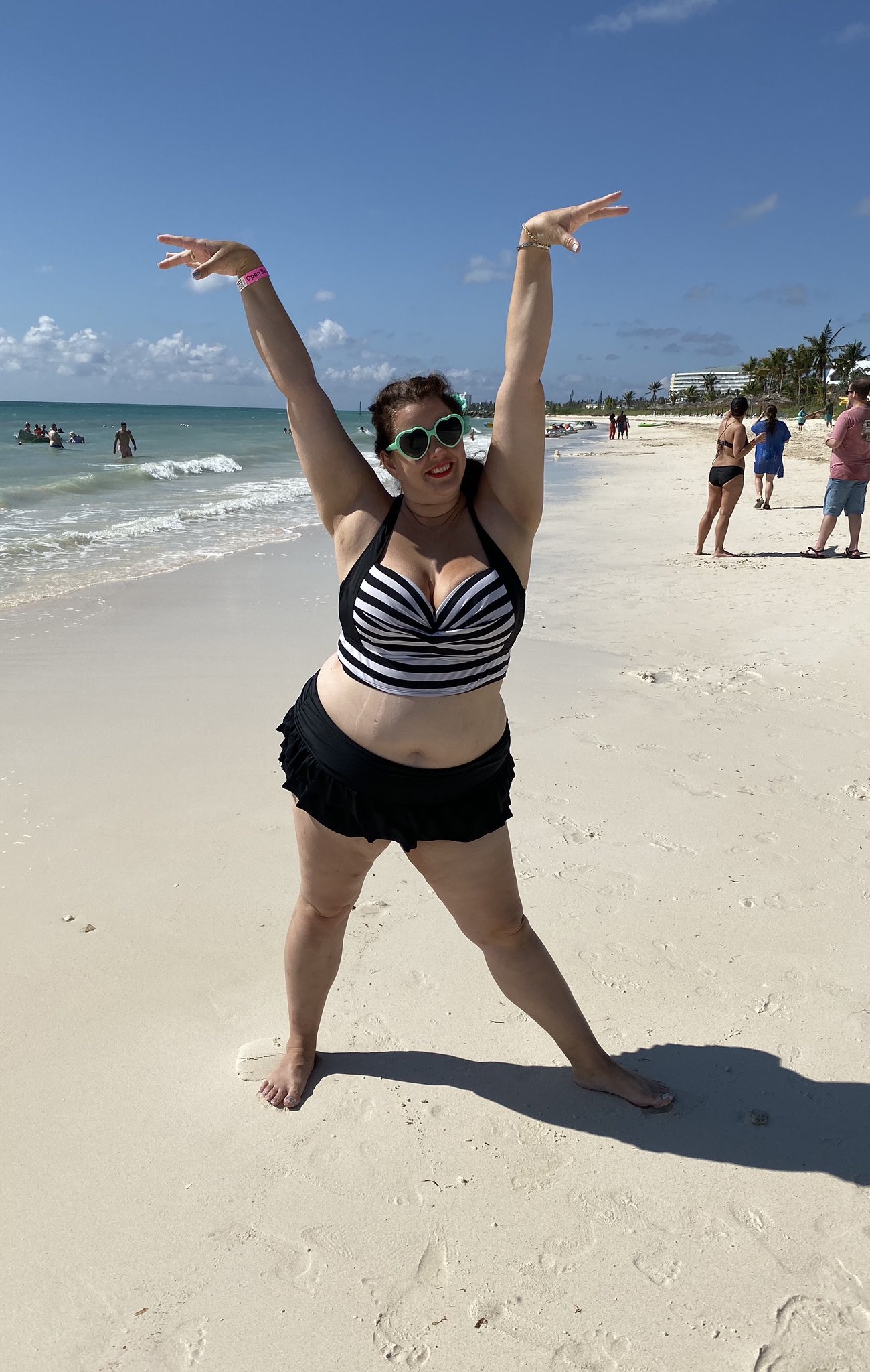 Devilyn Redd on X: I can't get enough of this crystal clear water!! Also  umbrella drinks...those are good too. t.coJ4TFMM5tIE  X