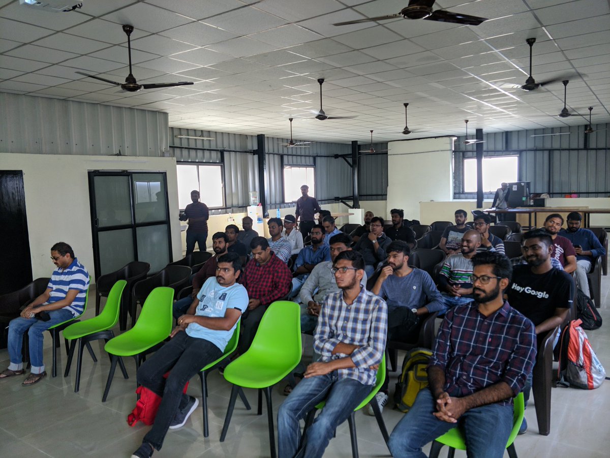vuehyd's tweet image. #vuehyd is on!
We have @artofvision talking about #accessibility.
Designing user interfaces with accessibility in mind.