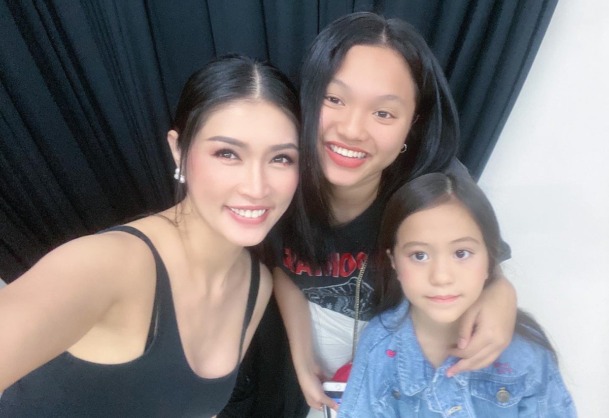 amberchia's tweet image. 长大一定是大美女。😍
@amberc_academy 小名模拍摄完成。📸
It‘s a wrap for #amberchiaacademy #kidsmodeling profile shoot. 
Thank you &amp;amp; well done all my little supermodels! 👏